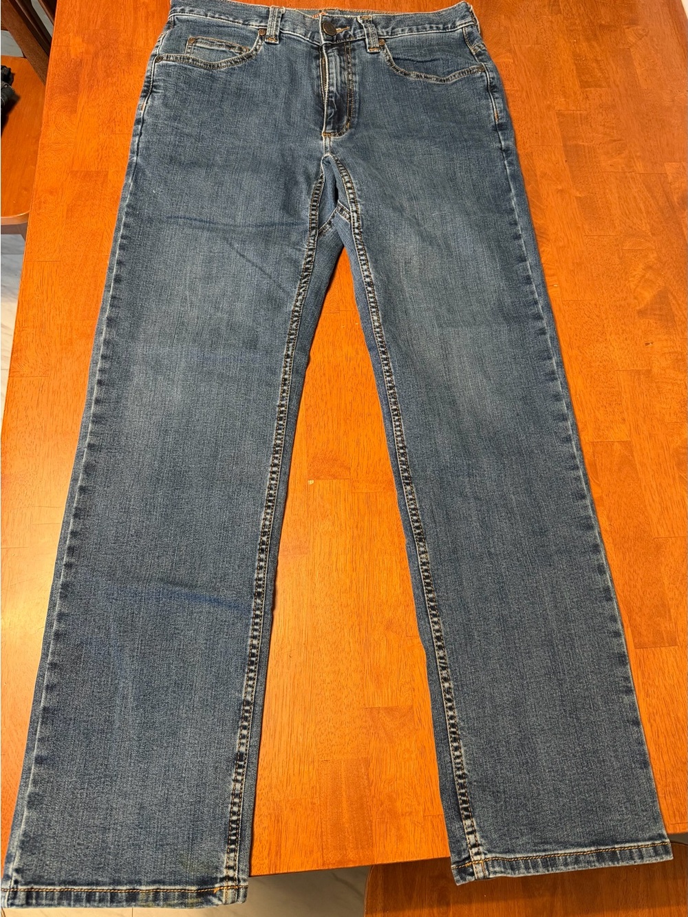 Men's Straight Jeans in Medium Blue - Classic Fit